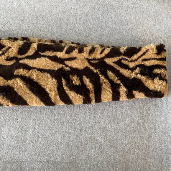 Adrienne Landau Scarf Animal Print Faux Fur Pull Through Scarf - Picture 11 of 13